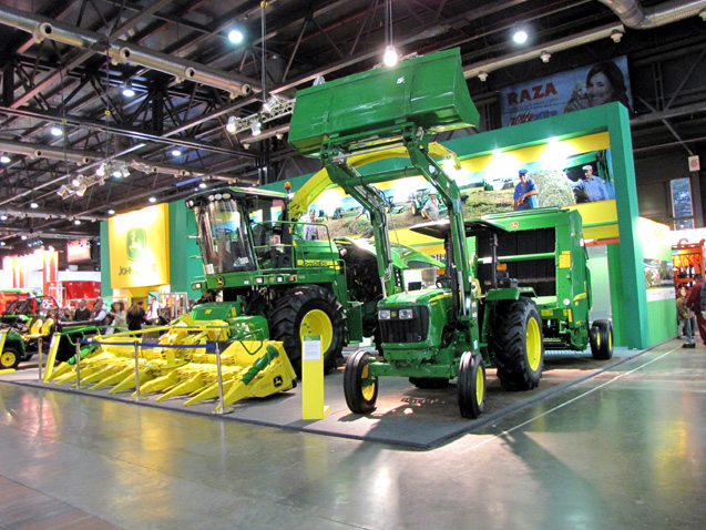 John Deere stand 2