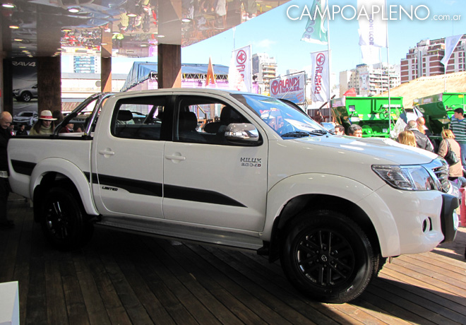 Campo a Pleno - Toyota - La Rural 2014 - Nueva Hilux 3