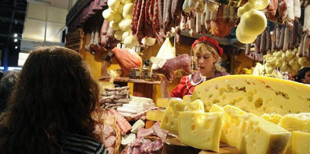 caminos_y_sabores-feria-queso-fiambre_