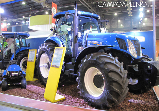 New Holland - La Rural 2015 1