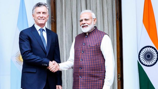 Macri en India